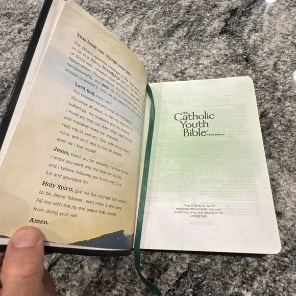 CATHOLIC YOUTH BIBLE--NSRV‎ Catholic Edition-2010 Flexible Leatherette-SUPERB!